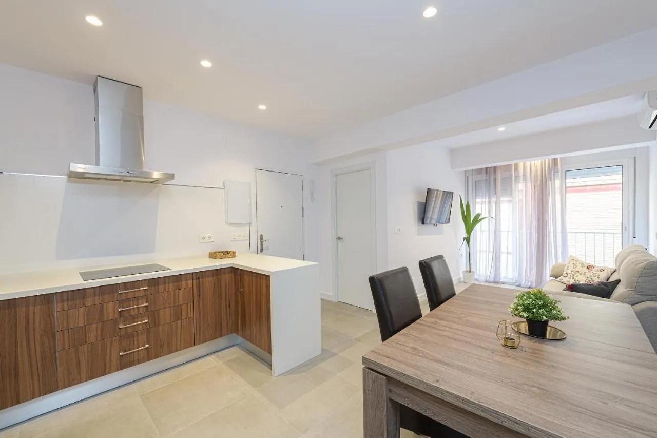 Wintowinrentals Malaga Center, Comfortable And Renovated 아파트